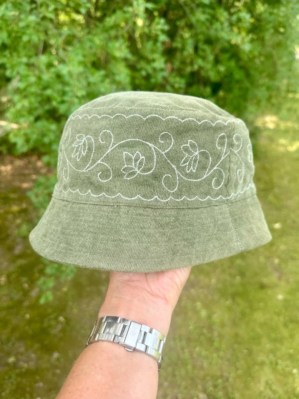 Embroidered bucket hat women's